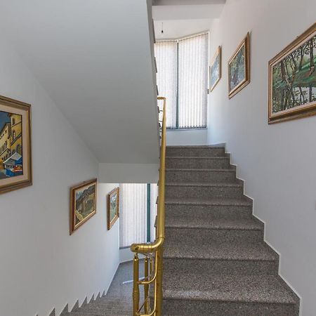 Hotel Artisti Влёра Экстерьер фото
