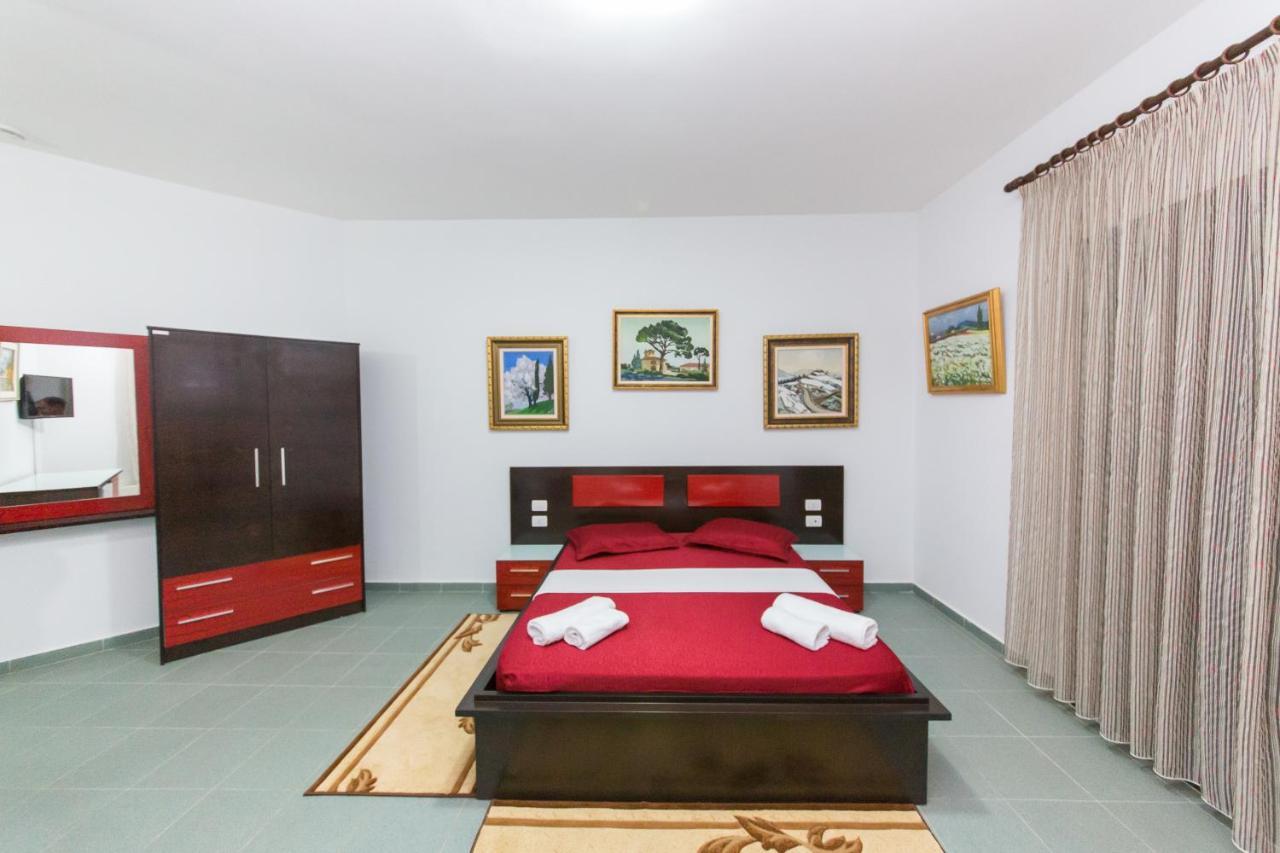 Hotel Artisti Влёра Экстерьер фото